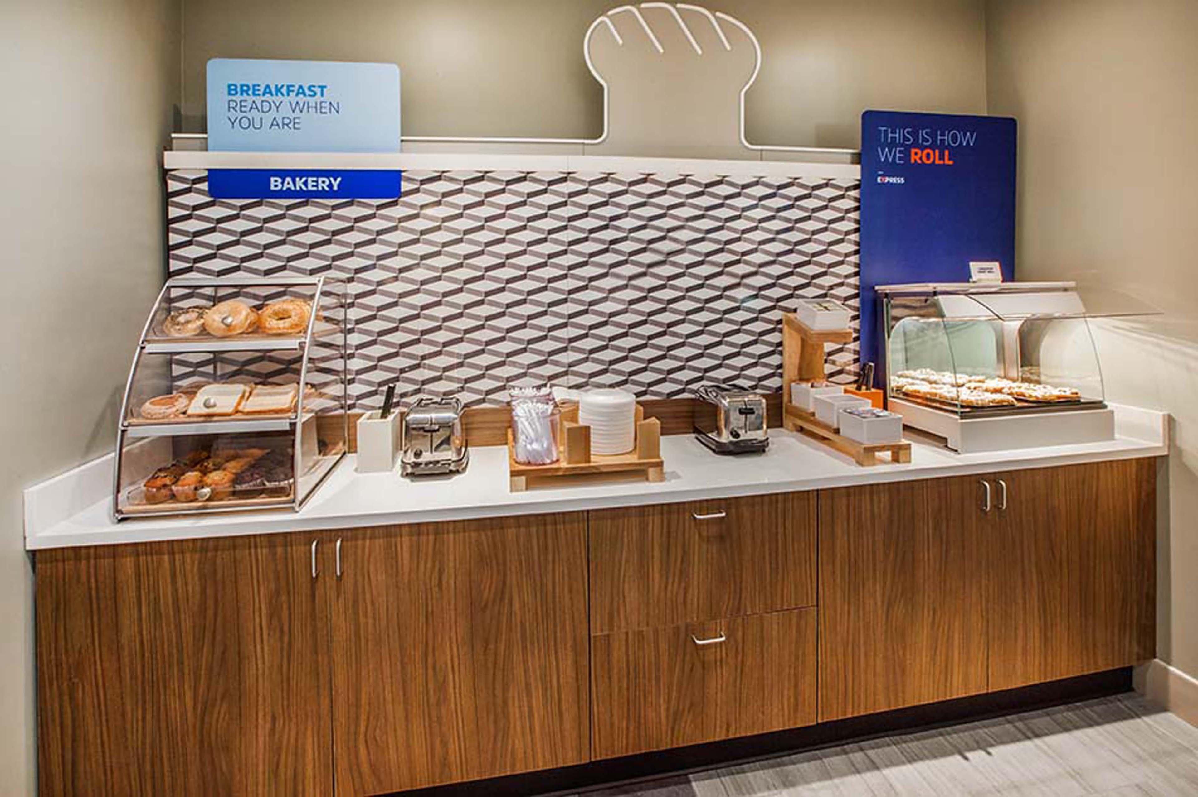 Holiday Inn Express Toledo North By Ihg Exterior foto