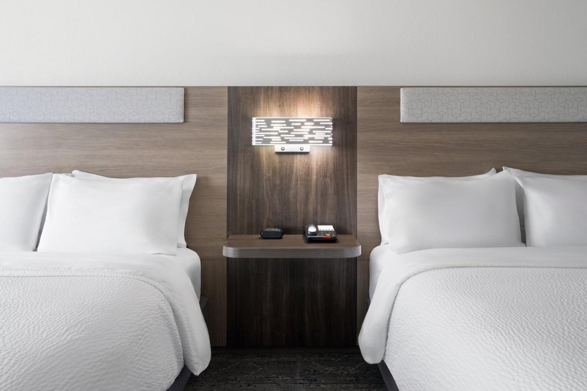 Holiday Inn Express Toledo North By Ihg Exterior foto