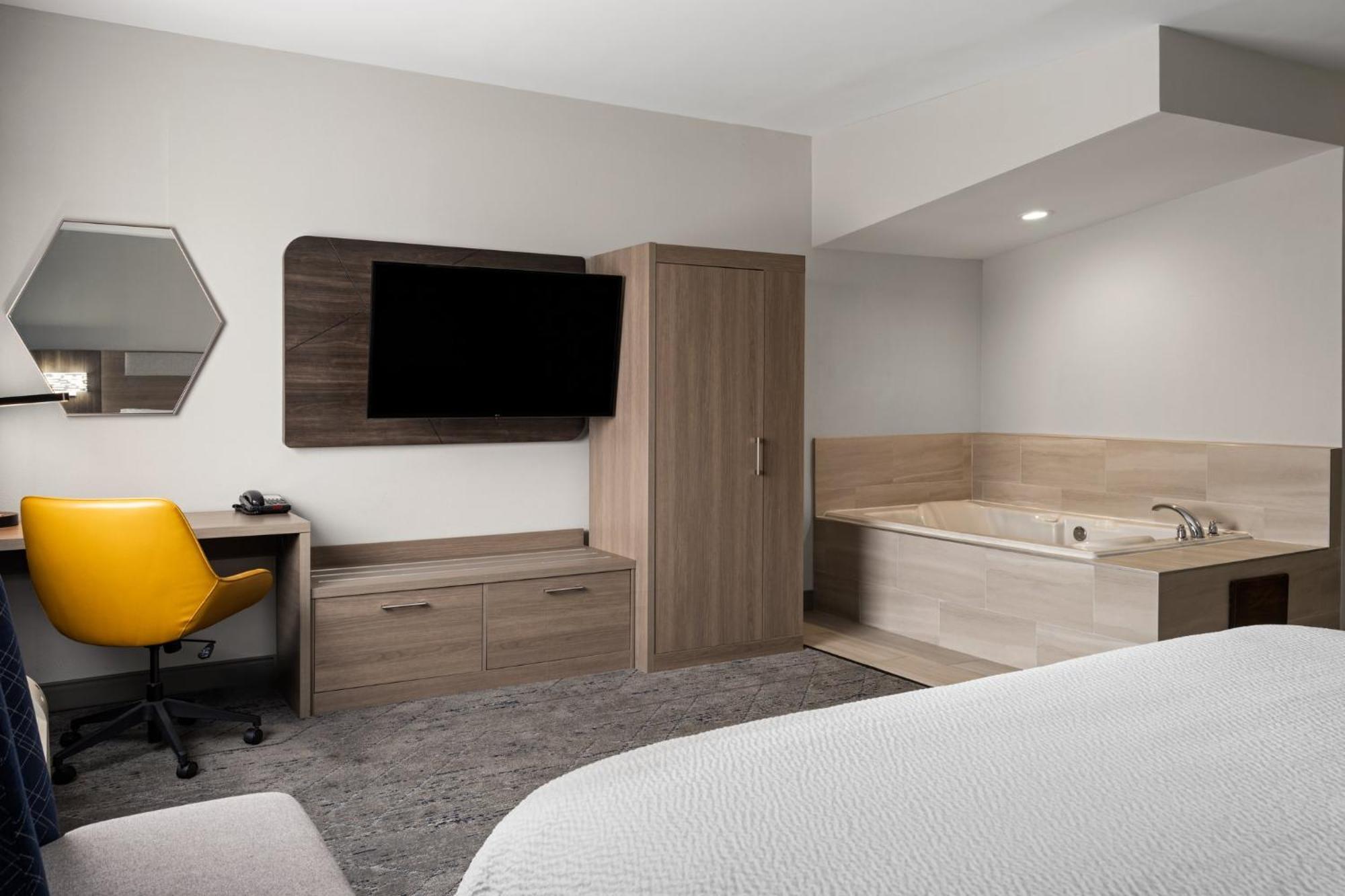 Holiday Inn Express Toledo North By Ihg Exterior foto